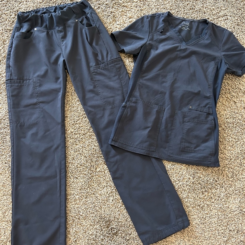 Women’s grey XS iflex Cherokee scrub set